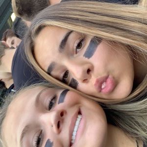 Meet your Posher, Alyson